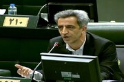 مسئولان در کوچه و بازار قیمت اجناس را بگیرند تا بفهمند حقوق‌ها برای امرار معاش کافیست یا نه + ویدئو