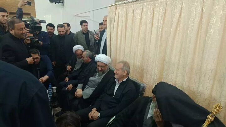 حضور رئیس جمهور در مراسم گرامیداشت نخستین سالگرد شهادت شهدای خدمت + ویدئو
