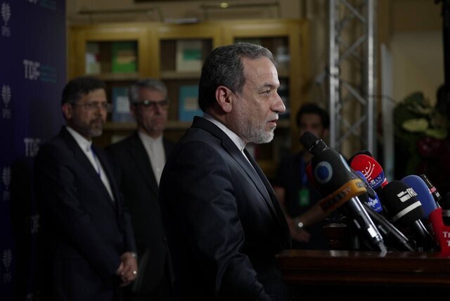 اولین تصاویر از عراقچی  و هیئت همراه در رم + ویدئو