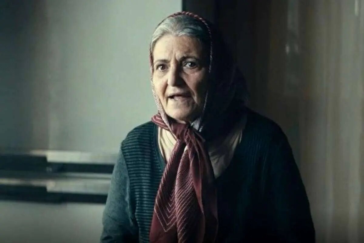 مادر جواد عزتی: دو پسر جوانم را از دست دادم | اشک‌های تلخ بازیگری که نقش مادر عزتی را در وحشی بازی می‌کند | ببینید