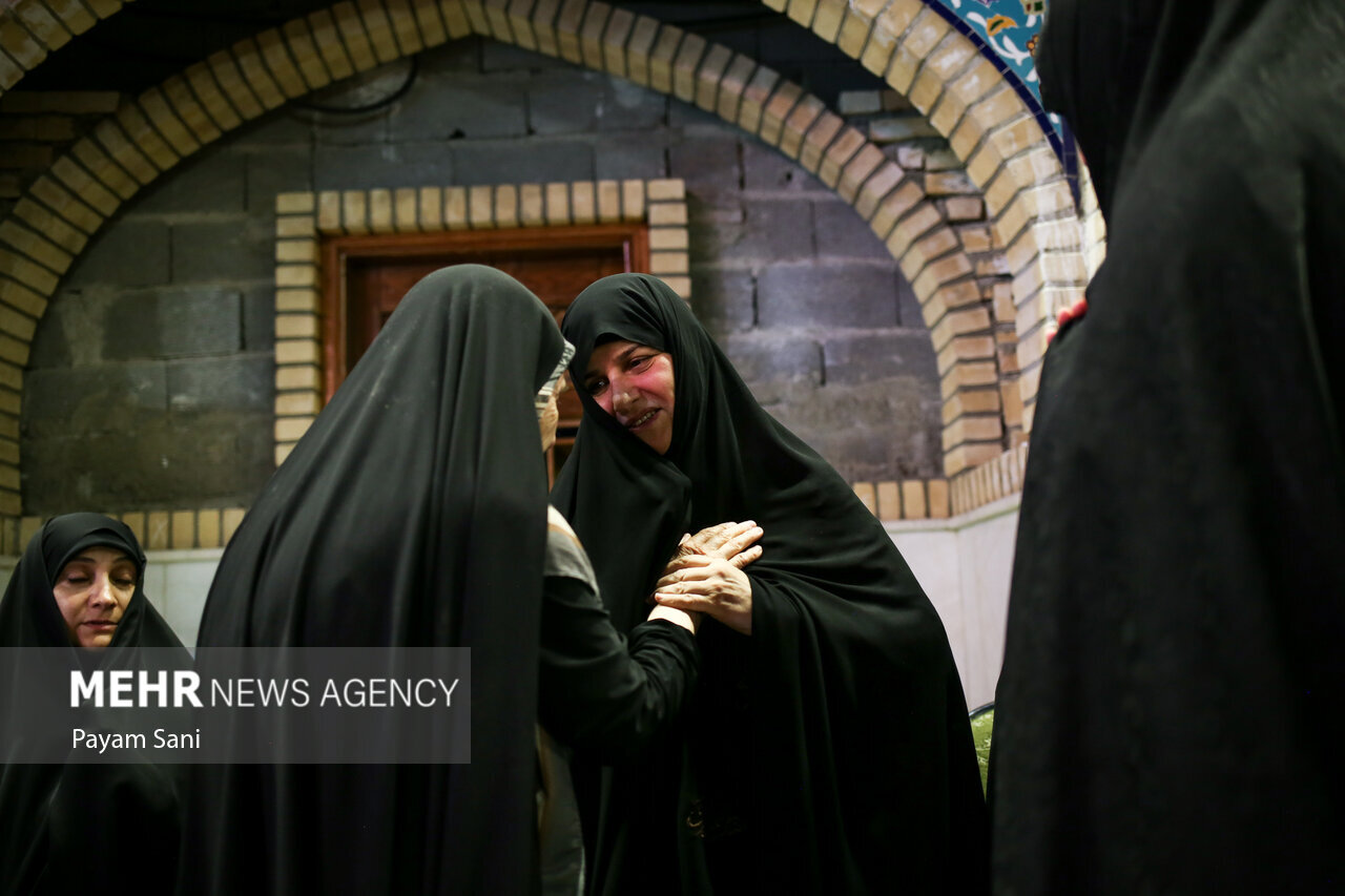 دختر و همسر شهید رئیسی در امامزاده صالح تهران | تصاویر
