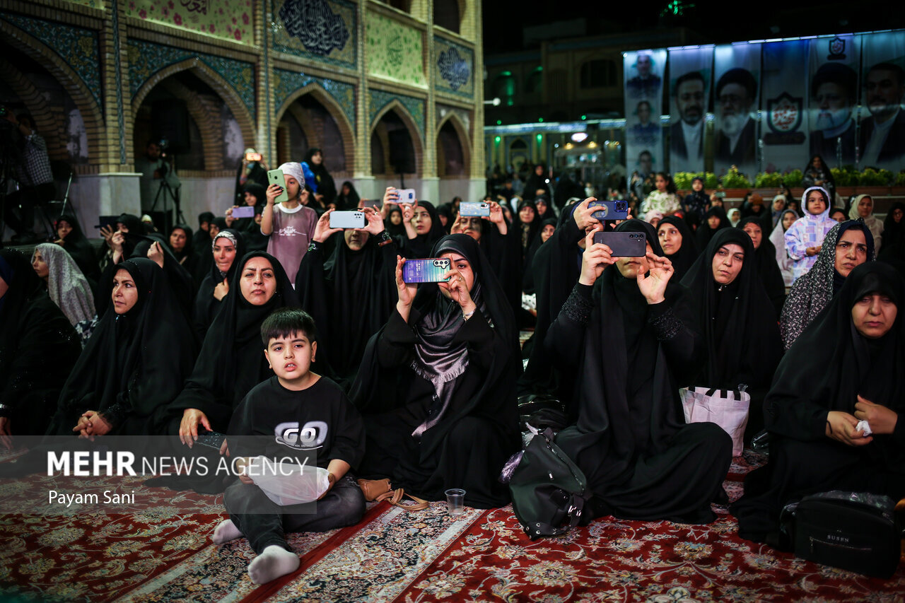 دختر و همسر شهید رئیسی در امامزاده صالح تهران | تصاویر