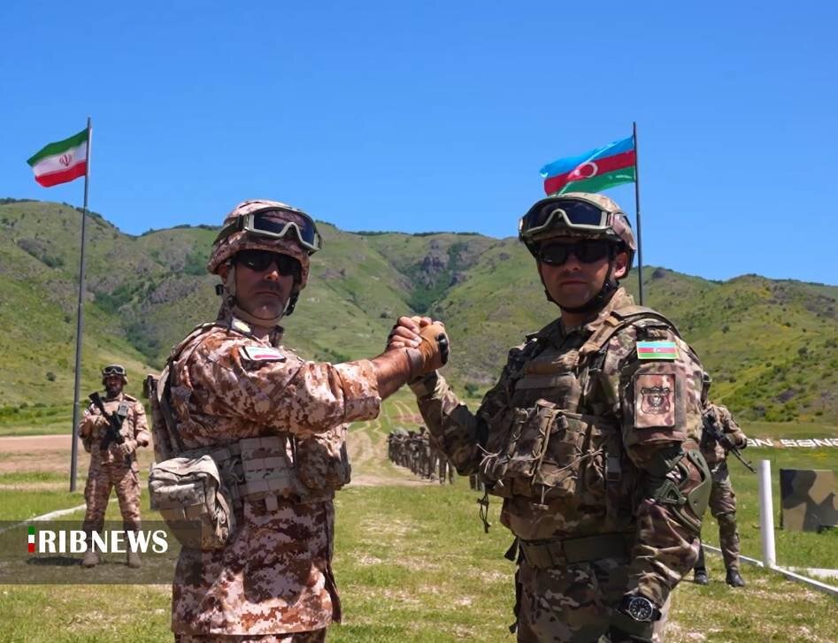 دست دادن جالب دو نظامی ارشد ایران و آذربایجان در نقطه صفر مرزی