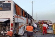 انحراف اتوبوس دانش‌آموزان از جاده | ۲۰ دانش‌آموز در اتوبوس گرفتار شدند