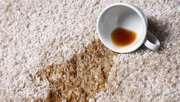 ساده‌ترین راه پاک کردن لکه چای از روی فرش