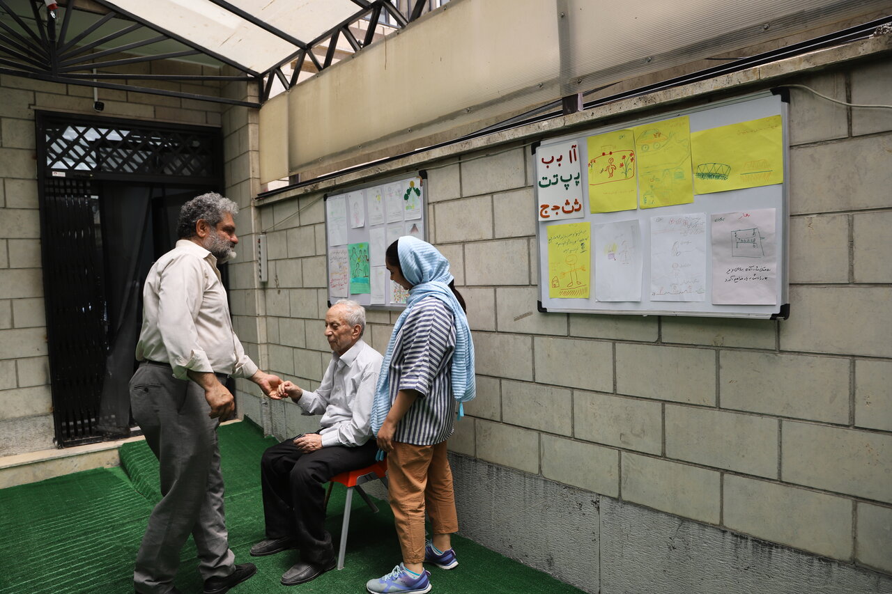 مدرسه پدربزرگها و مادربزرگها