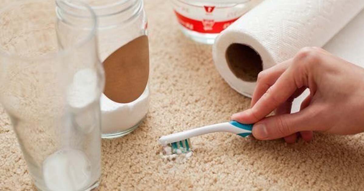 ساده‌ترین راه پاک کردن لکه چای از روی فرش