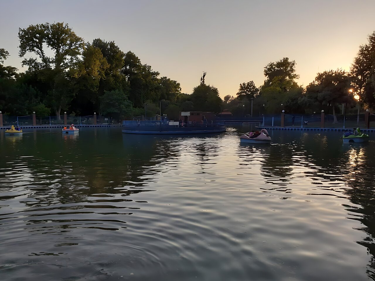 گشت و گذار در قدیمیترین بوستان شهر