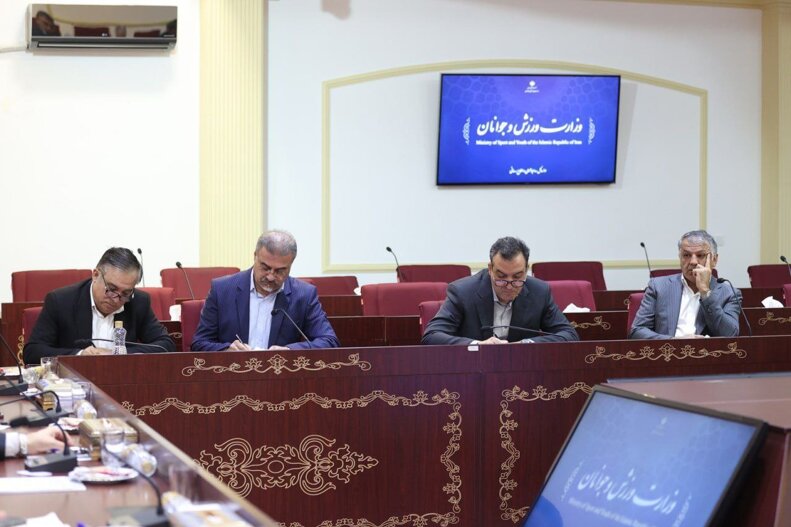 مدیران باشگاه‌ها به دیدار دنیامالی رفتند؛ رقم‌های نجومی بازیکنان، سوژه جلسه مهم وزیر ورزش