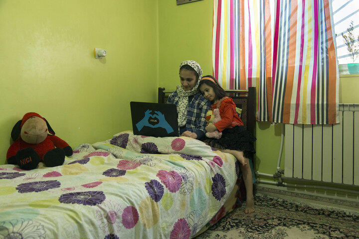 از چه سنی کودک باید در اتاق خود بخوابد؟