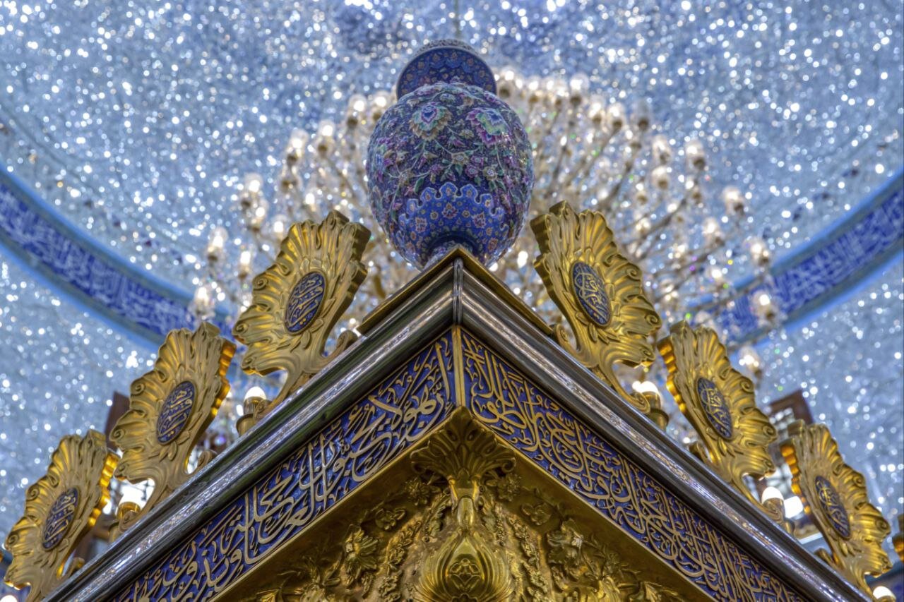 ایرانیان در بارگاه حضرت عباس (ع) گل کاشتند | تصاویر درخشش هنر ایرانی در بارگاه حضرت عباس (ع) | تصاویر