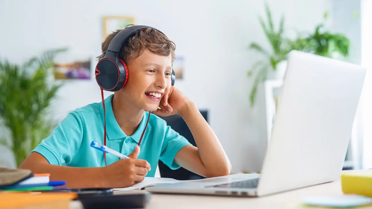 عوارض خطرناک استفاده از هندزفری برای گوش ها