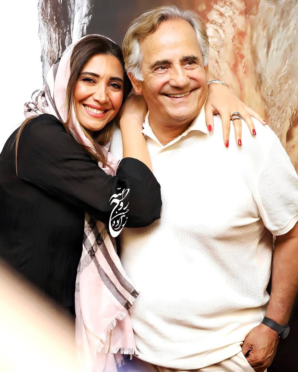 تصاویر احساسی نیکی مظفری در کنار پدرش