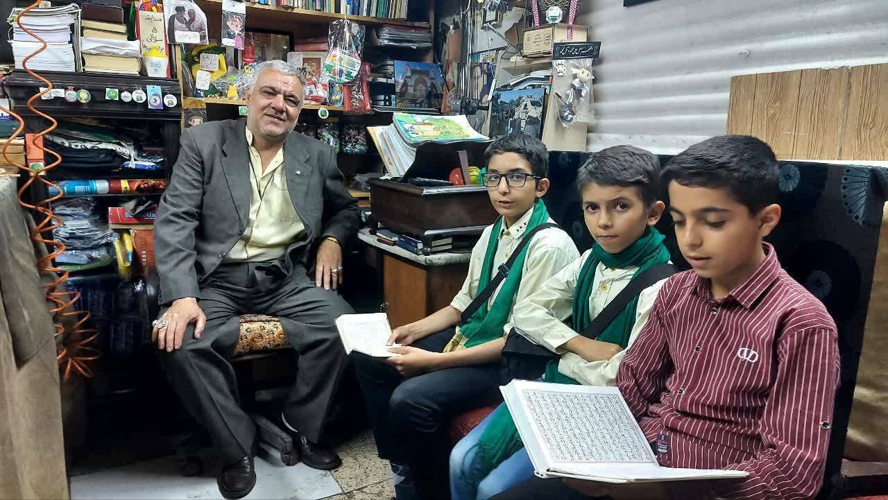 ماجرای پرورش۳هزار نوجوان قرآنی در مبل سازی | جایزههای جالب حاجفاضل به حافظان و خانوادههایشان