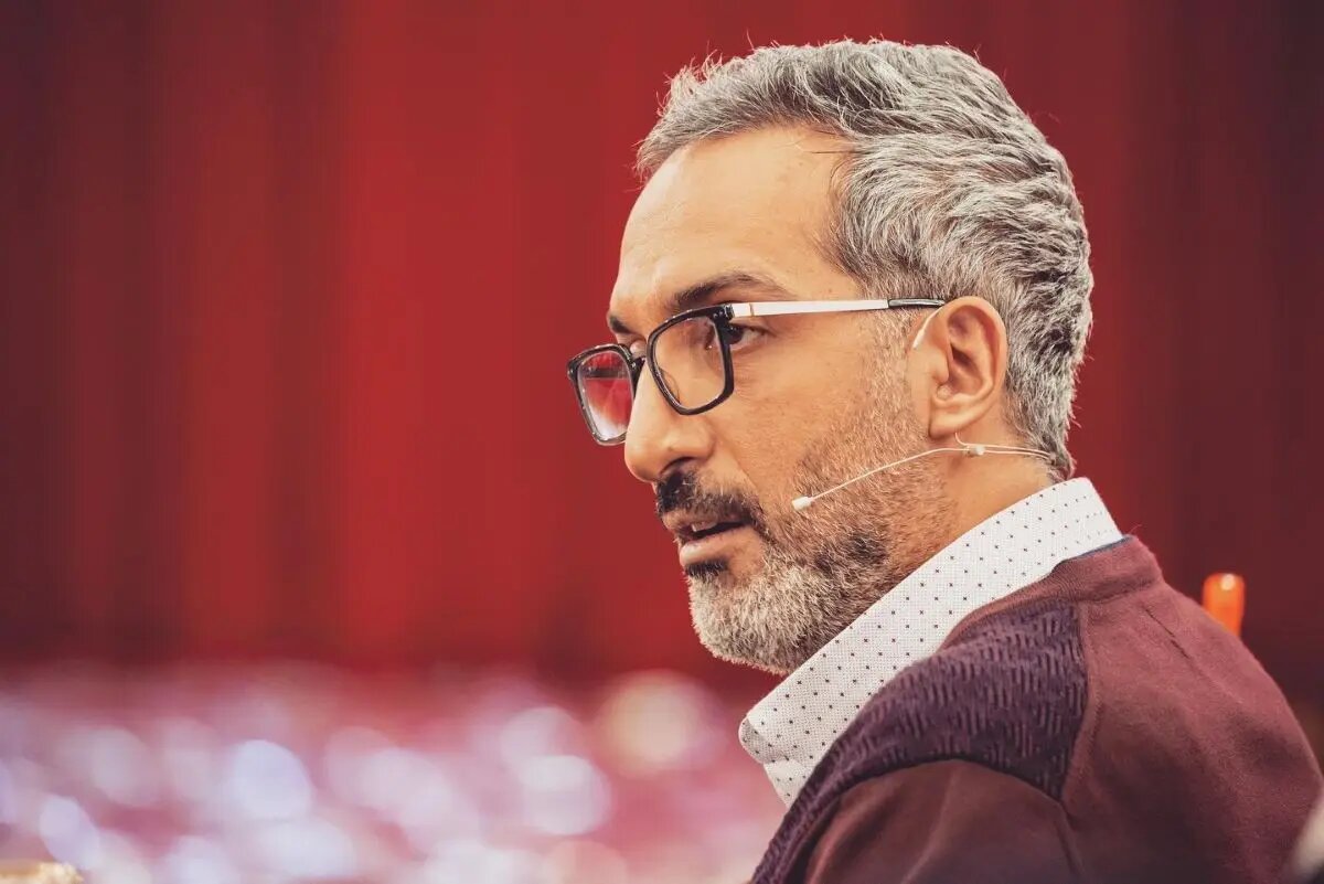 از مهران مدیری تا علی درستکار | ۱۰مجری که از تلویزیون به شبکه نمایش خانگی کوچ کردند