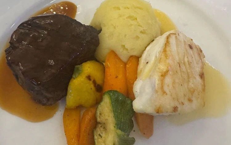 شام بیکیفیت ترامپ صدای مهمانان میلیونرش را در آورد؛ بدتر از غذای هواپیما