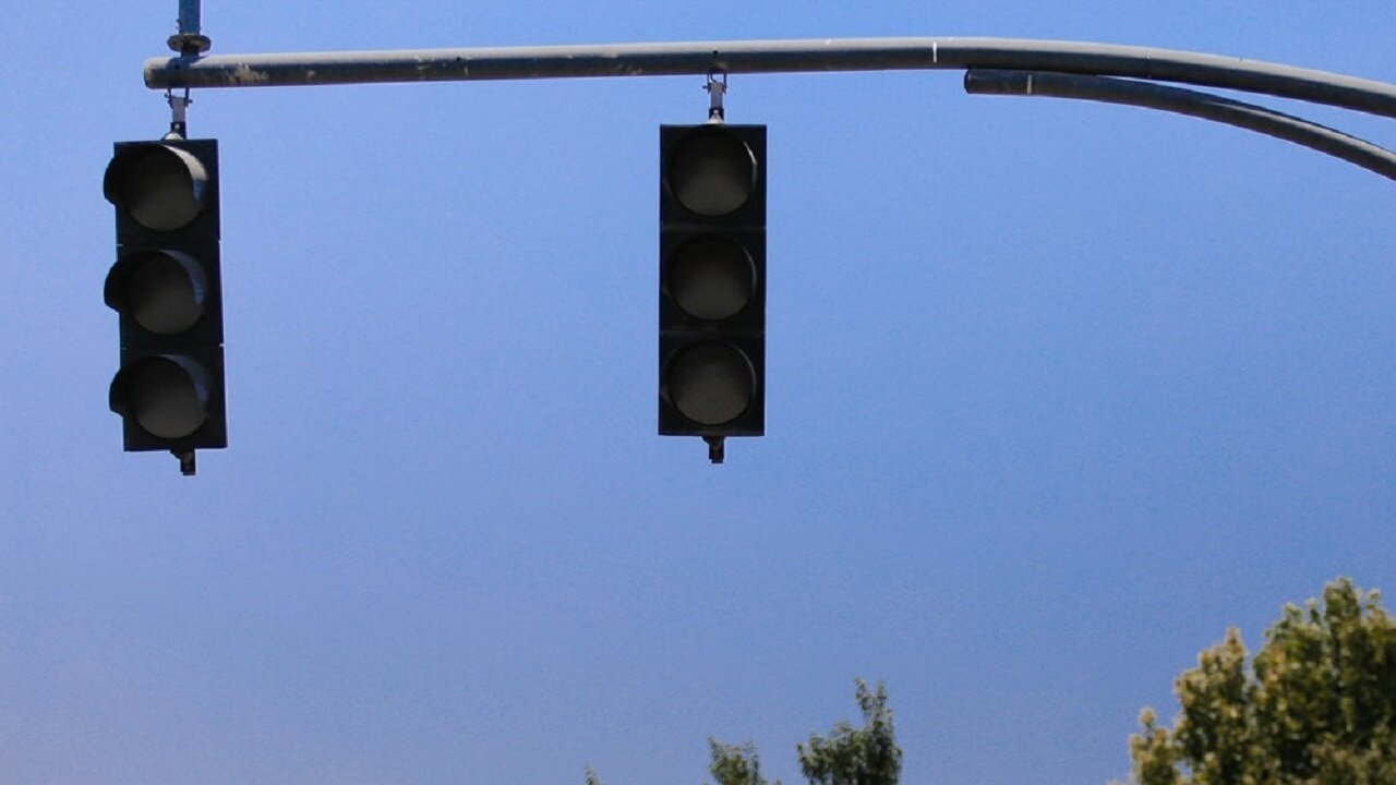 چراغ راهنمایی و رانندگی