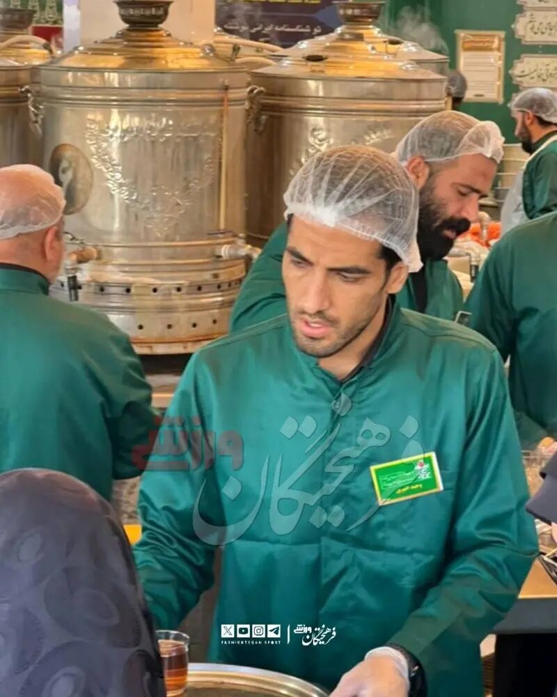 وحید امیری خادم حرم امام رضا (ع) شد | عکس