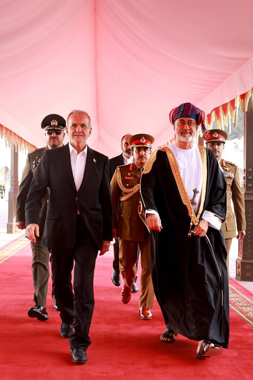 تصویر دیدنی پزشکیان و سلطان هیثم در یک قاب + عکس