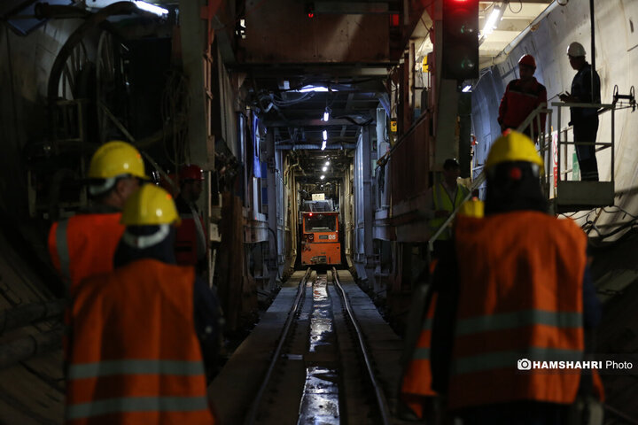 بازدید از روند اجرایی پروژه عمرانی احداث خط ۱۰ متروی تهران