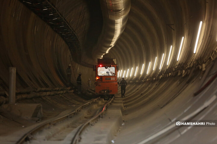 بازدید از روند اجرایی پروژه عمرانی احداث خط ۱۰ متروی تهران