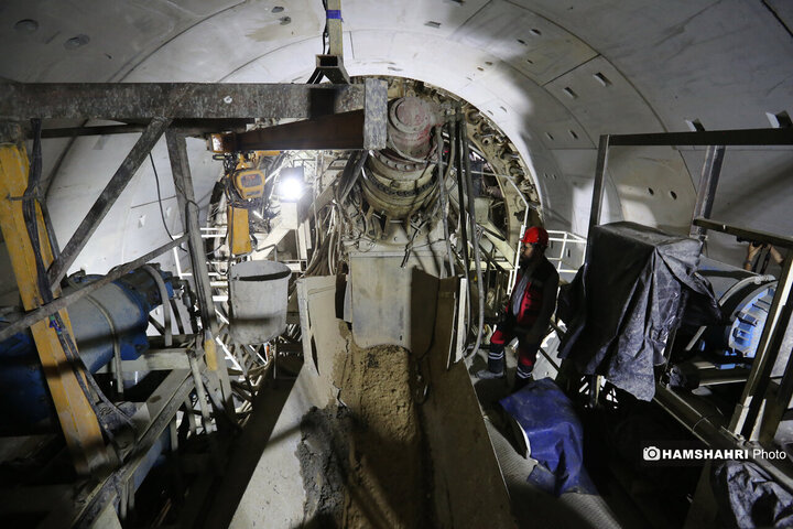 بازدید از روند اجرایی پروژه عمرانی احداث خط ۱۰ متروی تهران