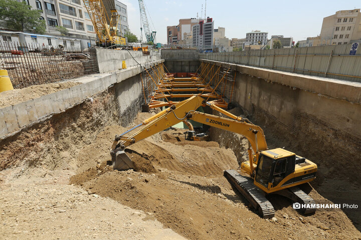 بازدید از روند اجرایی پروژه عمرانی احداث خط ۱۰ متروی تهران