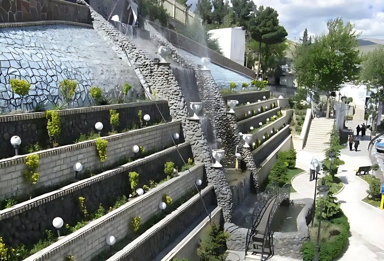 تفرج در بوستانهای قدیمی رودهن