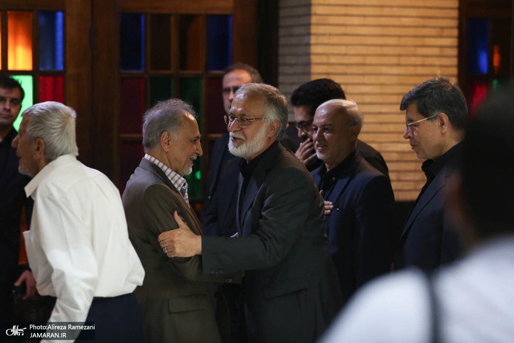 محمدعلی نجفی در یک مراسم ختم  | تصاویر