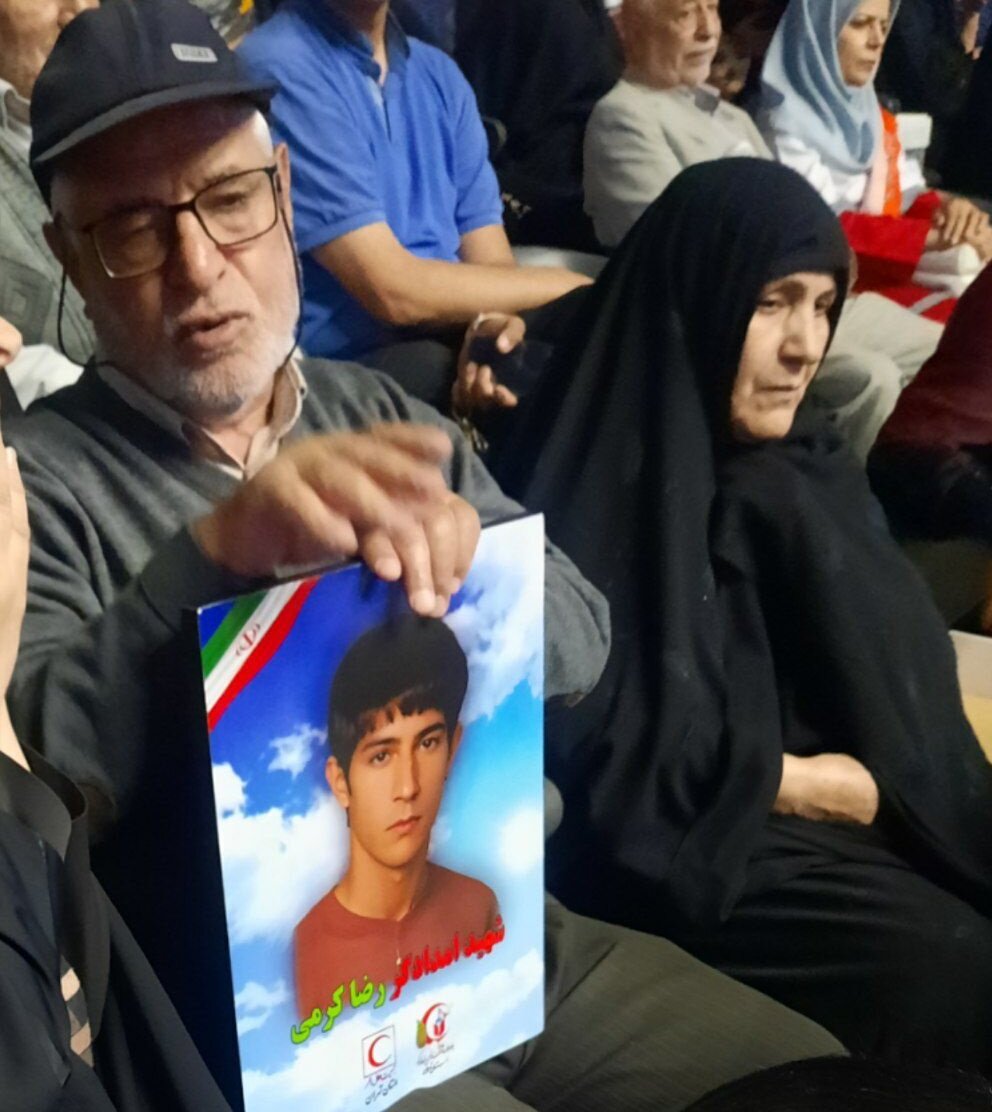 آرزوی پزشکی را به امدادگری در جبهه ترجیح داد