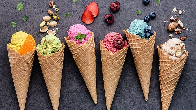 بستنی قیفی خانگی با میوه و شکلات + روش تهیه
