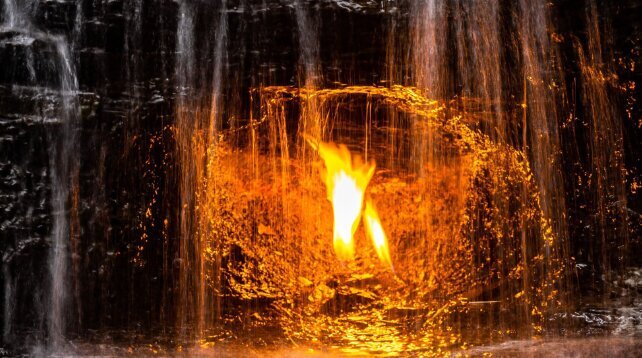 معماهایی در طبیعت که هنوز حل نشدهاند؛ رازهای شنیدنی، نورهای مرموز و دریاچههای صورتی | عکس