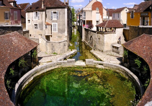 معماهایی در طبیعت که هنوز حل نشدهاند؛ رازهای شنیدنی، نورهای مرموز و دریاچههای صورتی | عکس