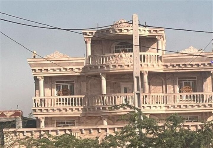 تخریب عمارت‌های لاکچری‌ قاچاقچیان در روستای کلاهی جنوب کشور + ویدئو