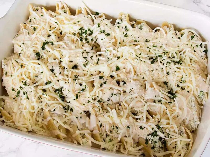 طرز تهیه جامبو شلز خامه ای ؛ یک پیش غذای مناسب برای دورهمی ها