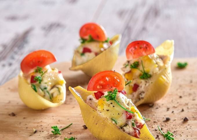 طرز تهیه جامبو شلز خامه ای ؛ یک پیش غذای مناسب برای دورهمی ها