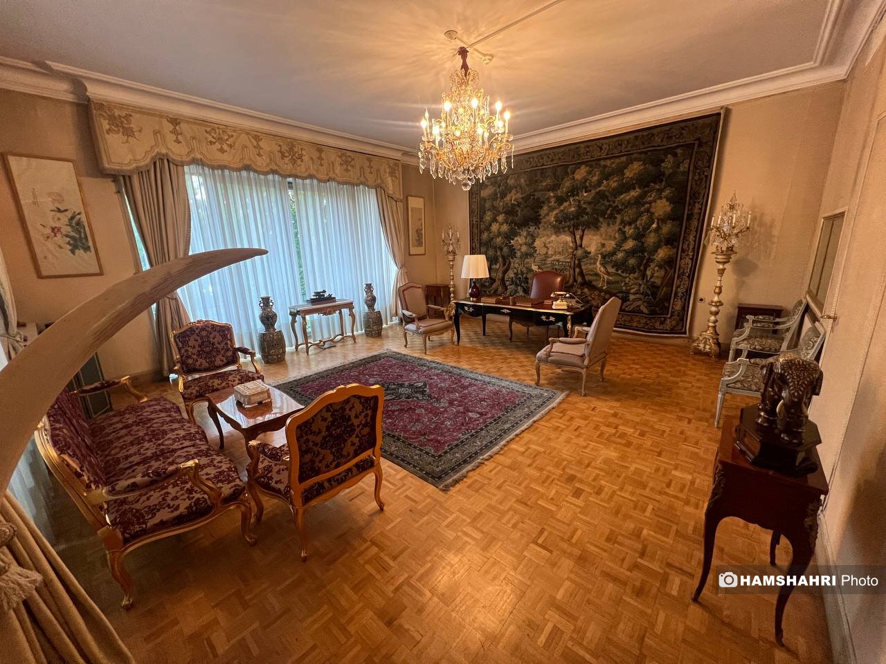 اتاق کار فرح دیبا به روی مردم باز شد + تصاویر