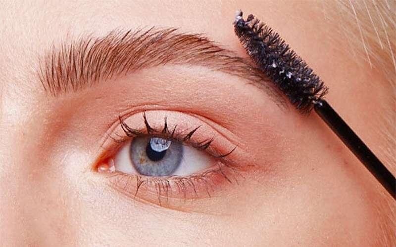 چگونه مژه و ابروهای پرپشتی داشته باشیم