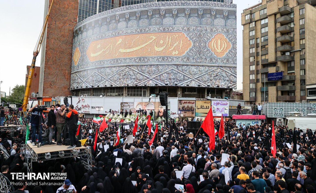 زیباسازی- تهران در سوگ