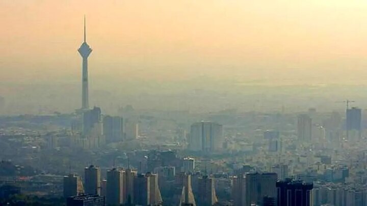 رژه باد و گرما بر آسمان تابستانی تهران | ۳۹ درجه گرما و خیزش گرد و خاک