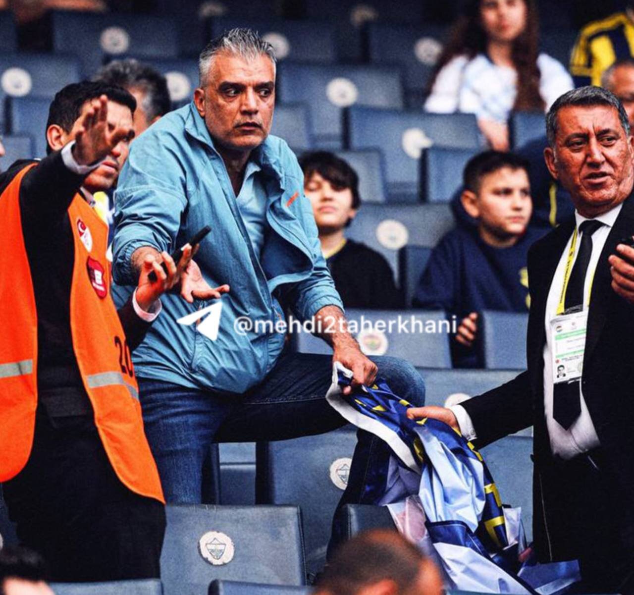 تصاویری از لحظات جنجالی در ترکیه بر سر کارتال | هواداران فنرباغچه: به خانهات برگرد اسماعیل