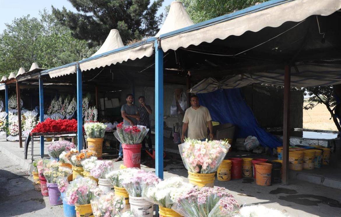 گلفروشان بهشت زهرا