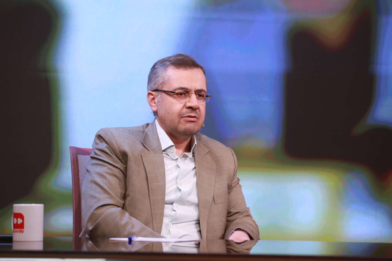 بلاتکلیفی وزارت اقتصاد تمام میشود؟ | مدنیزاده و چالشهای بنزین و ارز ؛ وزیر اقتصاد جدید چه برنامهای دارد؟