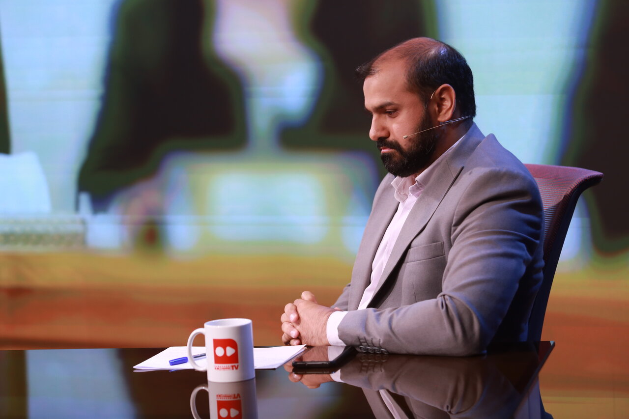 بلاتکلیفی وزارت اقتصاد تمام میشود؟ | مدنیزاده و چالشهای بنزین و ارز ؛ وزیر اقتصاد جدید چه برنامهای دارد؟