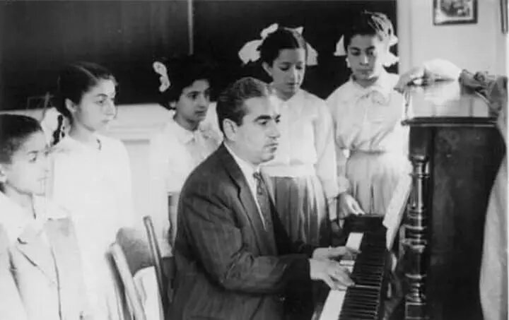 مهین زرین پنجه با ساخت ۶۰ قطعه موسیقی آهنگساز پرکاری بود