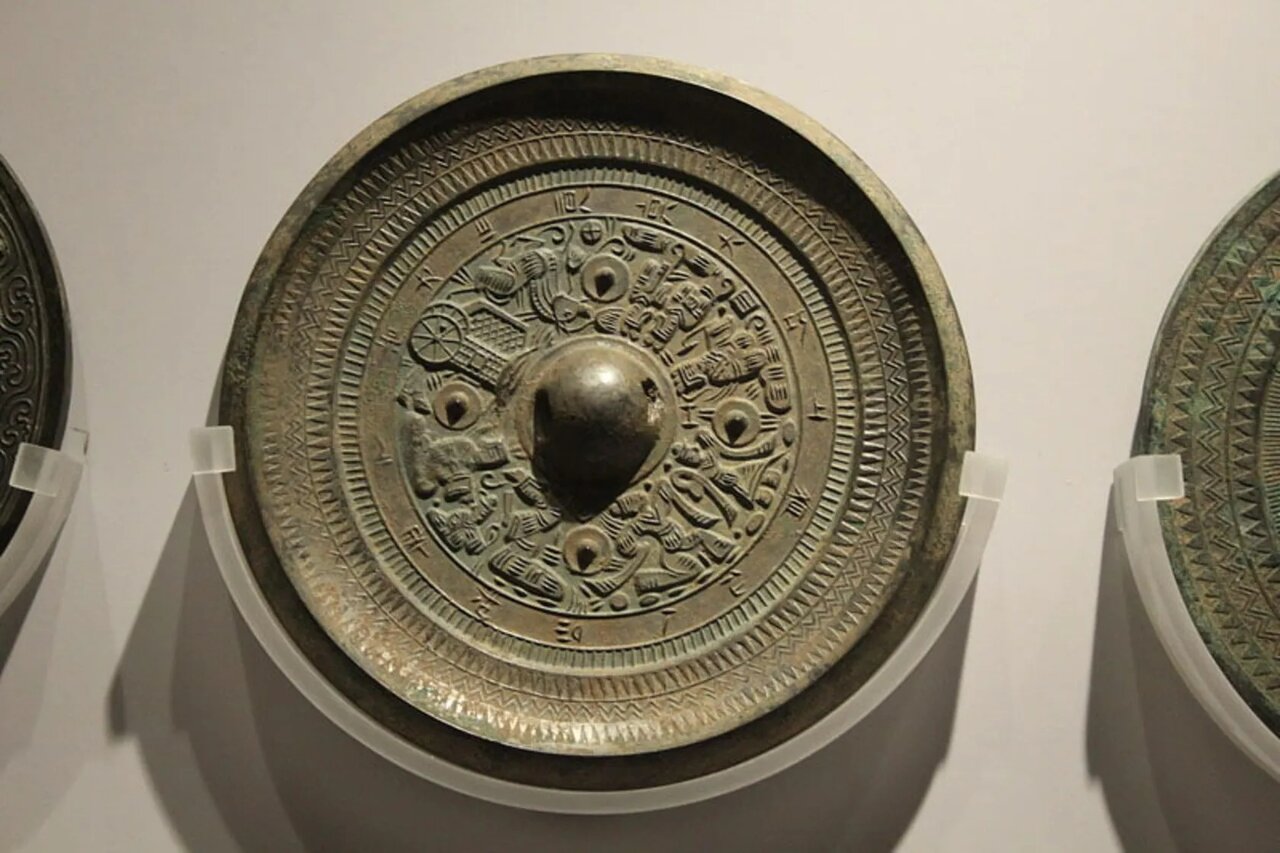 از آب تا شیشه؛ آینهها چگونه به وجود آمدند؟ | عکس