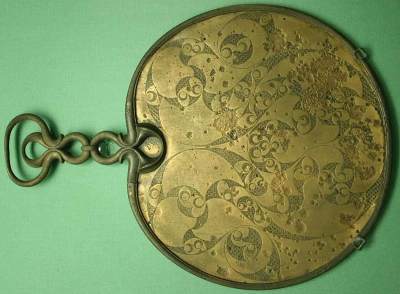 از آب تا شیشه؛ آینهها چگونه به وجود آمدند؟ | عکس