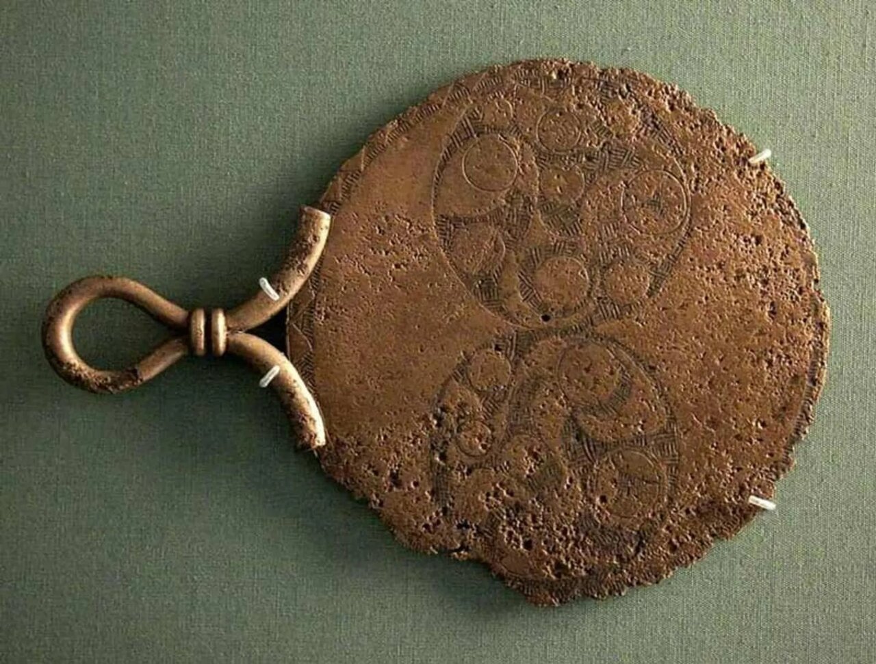 از آب تا شیشه؛ آینهها چگونه به وجود آمدند؟ | عکس