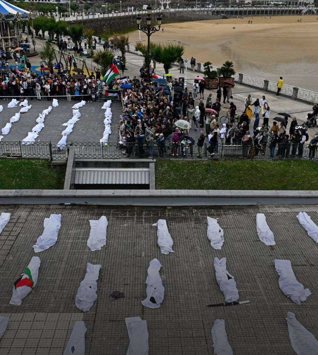 اسپانیایی ها کفن پوش شدند | تصاویر