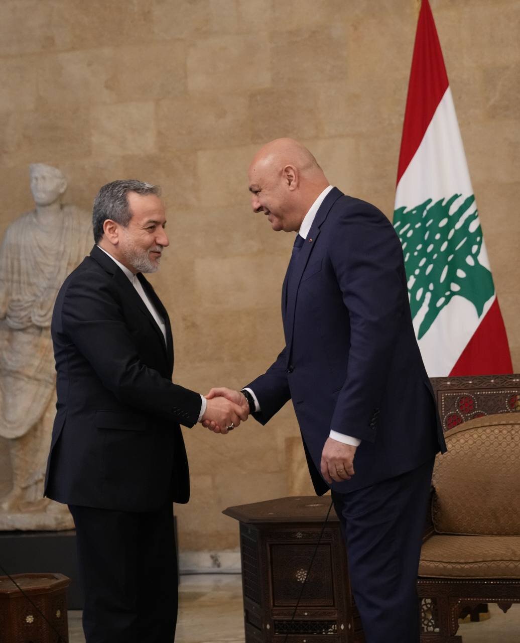 دیدار عراقچی با جوزف عون + تصاویر